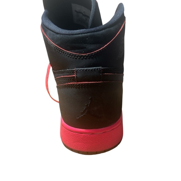Jordan 1 Retro Black Hyper Pink size 7Y - Picture 4 of 7